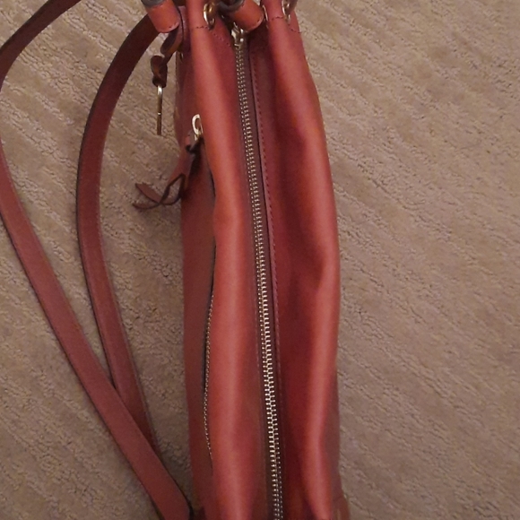Like new FOSSIL long strap leather purse - Picture 5 of 6